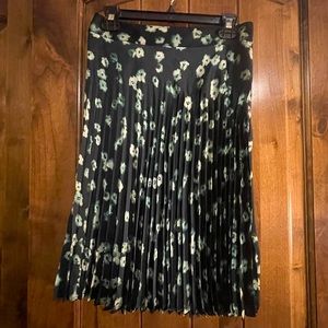 Black with Flowers Pleated Skirt